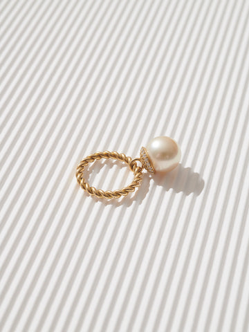 Cream Pearl and diamond Bobble ring