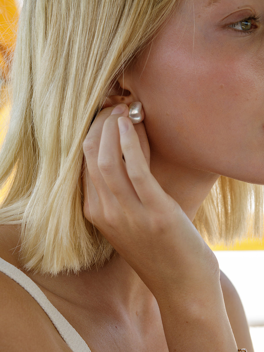 Pearl clip-on earrings